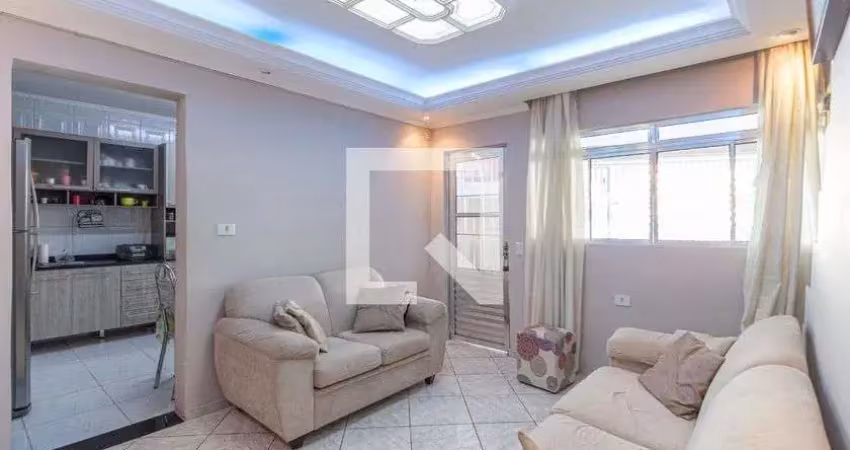 Casa com 2 quartos para alugar na Rua Maria Bombonatti da Silva, Padroeira, Osasco