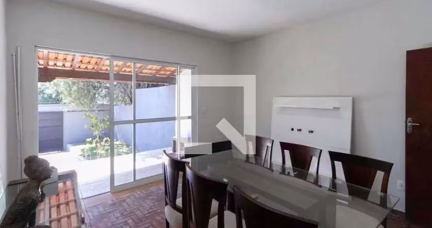 Casa para aluguel - braúnas, 3 quartos,  120 m² - belo horizonte