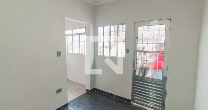 Casa com 1 quarto para alugar na Rua Leonor Barbosa Rodrigues, Vila Diva, São Paulo