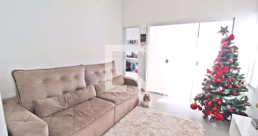 Casa com 3 quartos para alugar na Avenida África, Tibery, Uberlândia