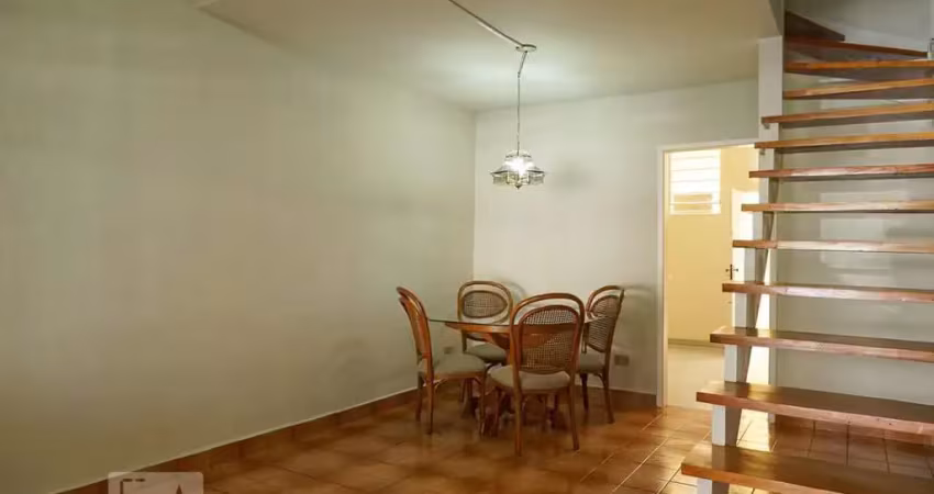 Casa com 3 quartos para alugar na Rua William Speers, Água Branca, São Paulo