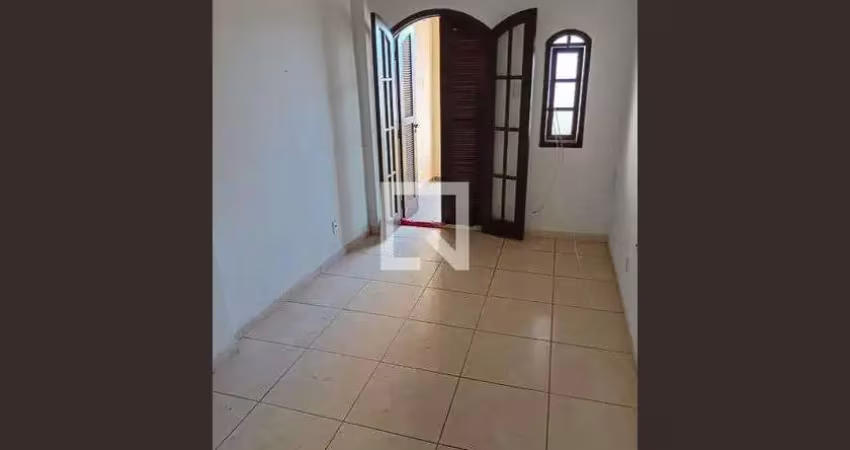 Casa com 2 quartos para alugar na Rua Jordão, Taquara, Rio de Janeiro