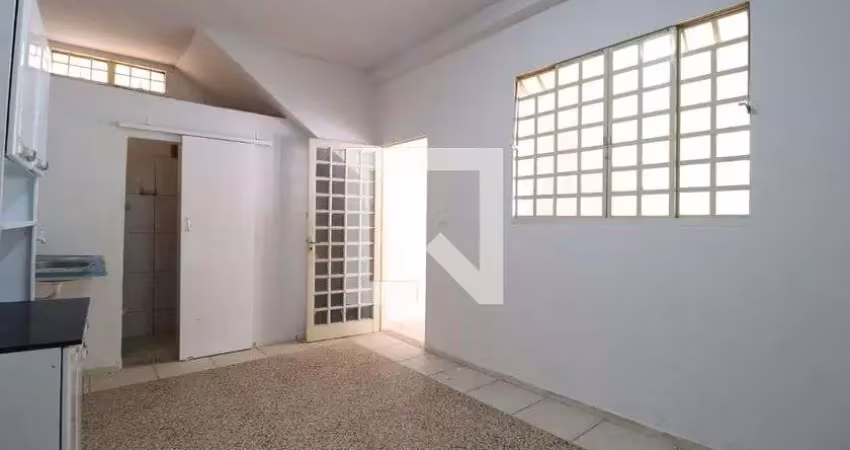 Kitnet / stúdio para aluguel - city uberlândia, 1 quarto,  35 m² - uberlândia
