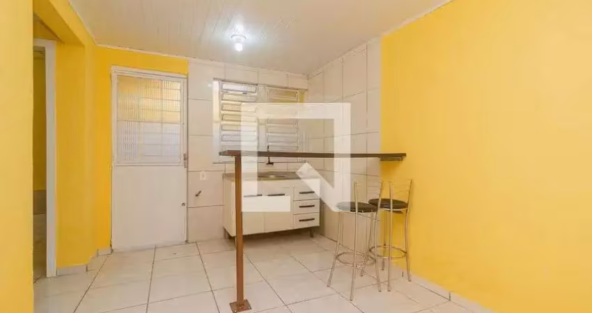 Casa para aluguel - medianeira, 2 quartos,  50 m² - porto alegre