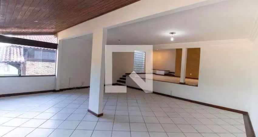 Casa / sobrado em condomínio para aluguel - engenho do mato, 4 quartos,  685 m² - niterói