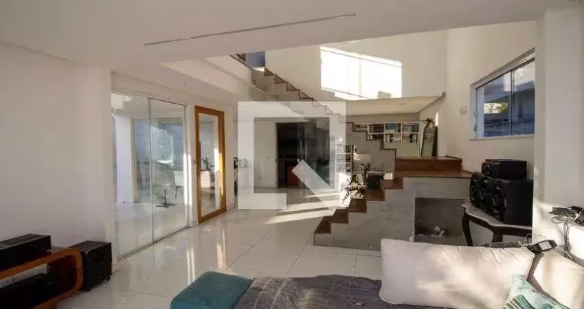 Casa / sobrado em condomínio para aluguel - vargem pequena, 3 quartos,  350 m² - rio de janeiro