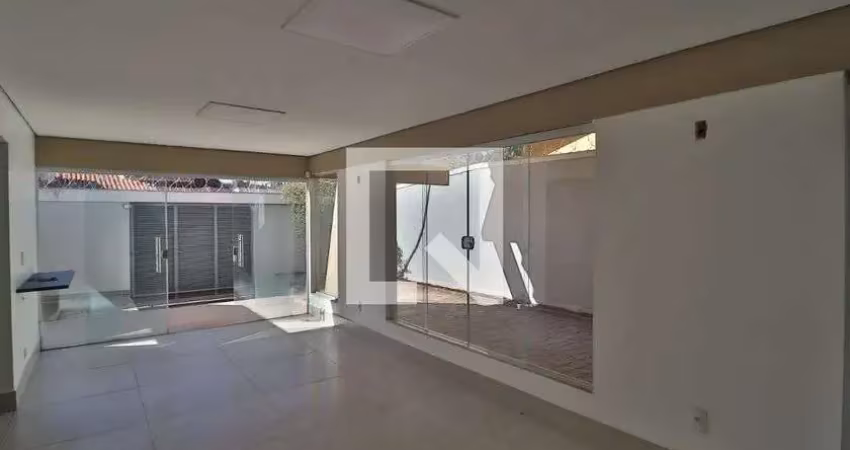Casa para aluguel - tabajaras, 4 quartos,  550 m² - uberlândia