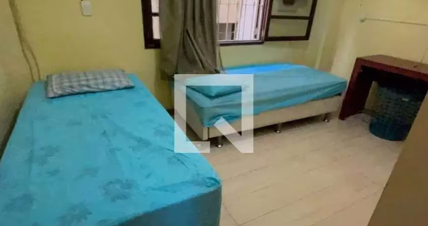 Casa para aluguel - centro, 1 quarto,  300 m² - duque de caxias