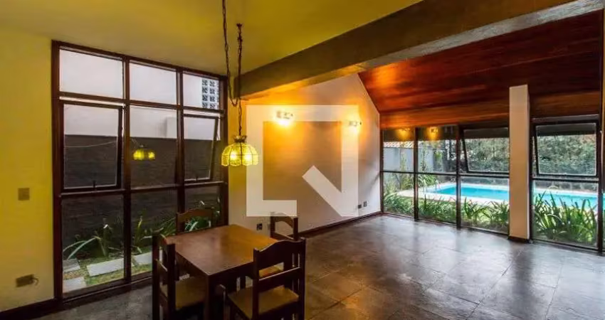 Casa / sobrado em condomínio para aluguel - alphaville, 3 quartos,  300 m² - santana de parnaíba