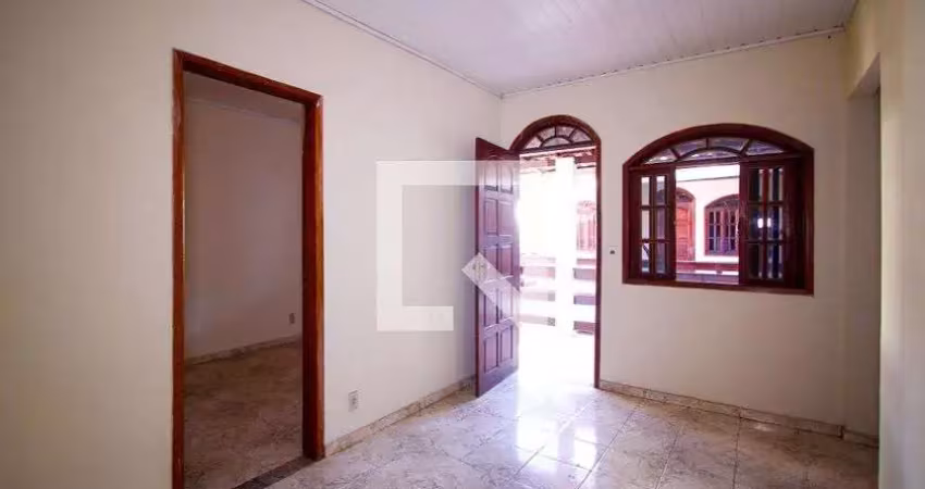 Casa / sobrado em condomínio para aluguel - vila três, 2 quartos,  40 m² - são gonçalo