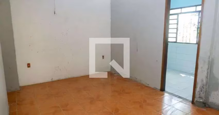 Casa para aluguel - centro, 1 quarto,  50 m² - viamão