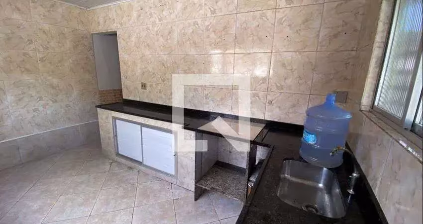 Casa para aluguel - saracuruna, 1 quarto,  50 m² - duque de caxias
