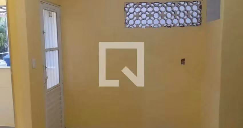 Casa para aluguel - dr. laureano, 1 quarto,  55 m² - duque de caxias