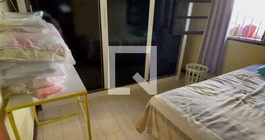 Casa para aluguel - centro, 1 quarto,  60 m² - duque de caxias