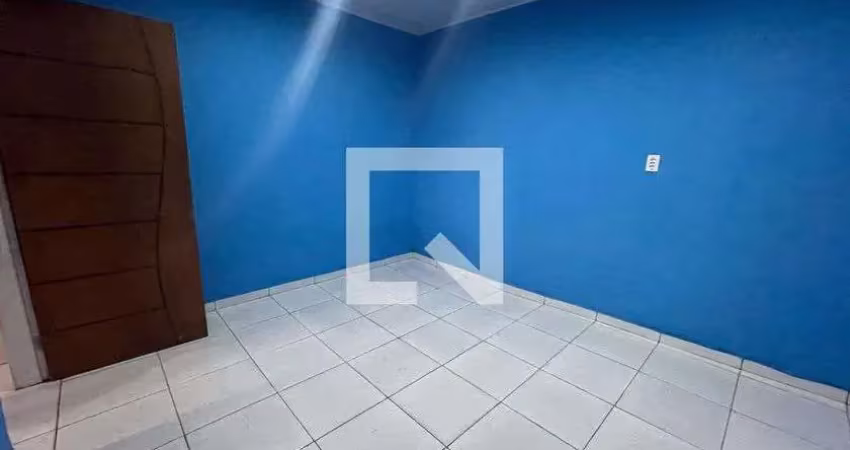 Casa para aluguel - parque fluminense, 1 quarto,  20 m² - duque de caxias