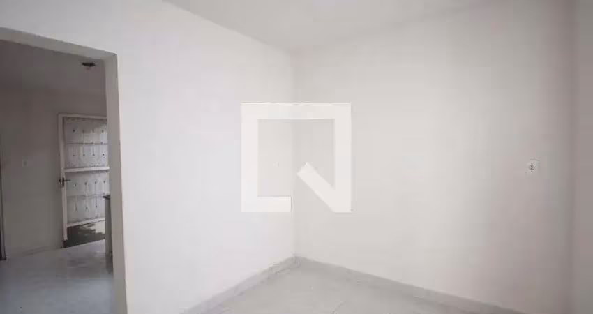 Casa para aluguel - trindade, 1 quarto,  30 m² - são gonçalo