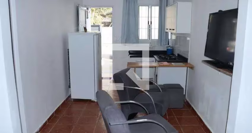 Casa para aluguel - jardim pinheirinho, 1 quarto,  30 m² - embu das artes