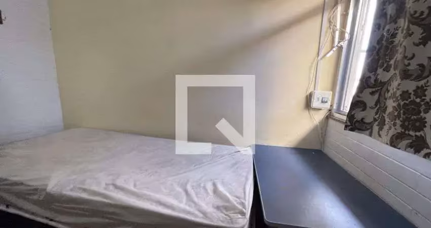 Casa para aluguel - centro, 1 quarto,  70 m² - duque de caxias