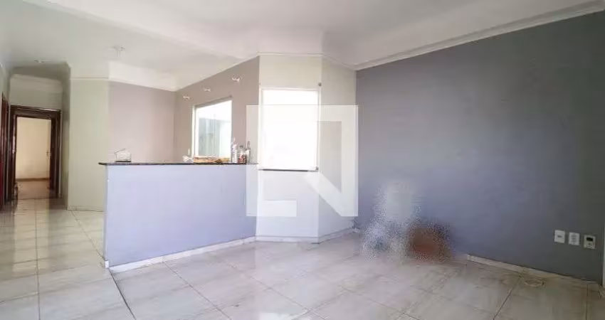Casa para aluguel - planalto, 3 quartos,  200 m² - uberlândia