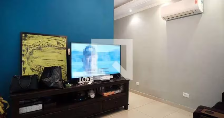 Casa com 3 quartos para alugar na Rua Francisco de Tourinho, Cangaíba, São Paulo