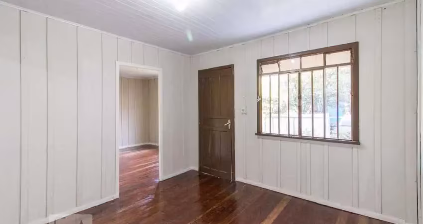 Casa com 3 quartos para alugar na Rua Bom Jesus de Iguape, Boqueirão, Curitiba