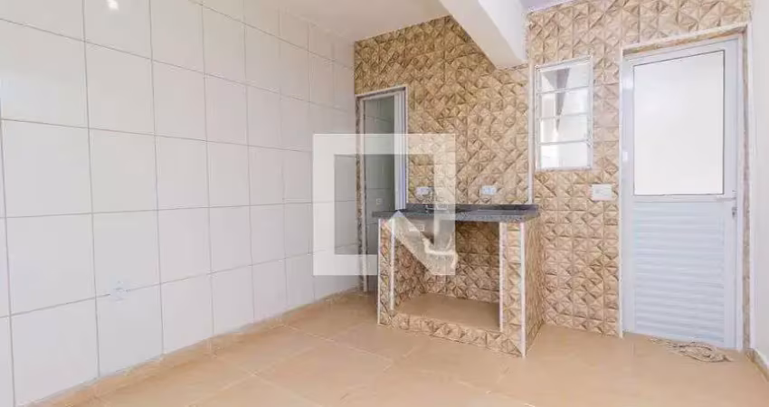 Casa com 1 quarto para alugar na Rua Porto Lucena, Vila Euthalia, São Paulo