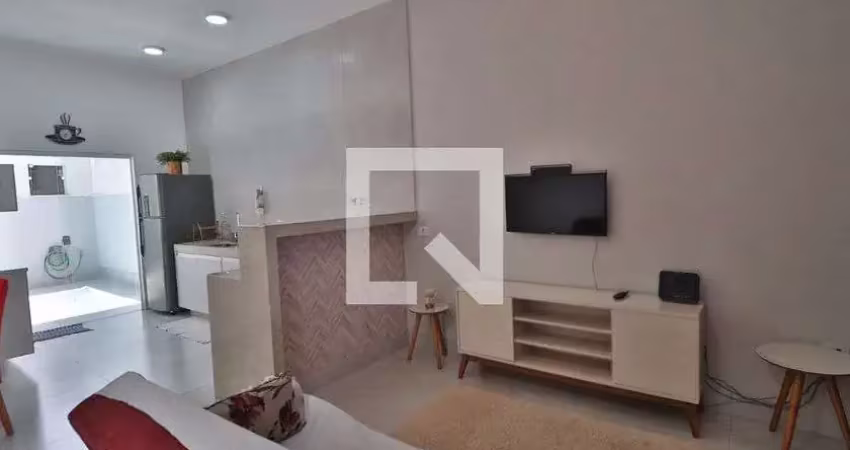 Casa com 2 quartos para alugar na Rua Adélia Miguel Abrahão, Buritis, Uberlândia
