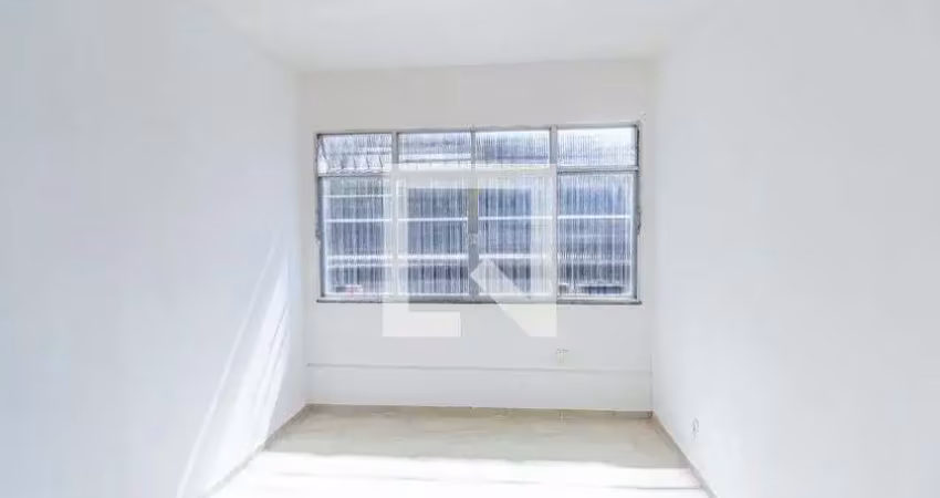 Kitnet / stúdio para aluguel - cascadura, 1 quarto,  24 m² - rio de janeiro
