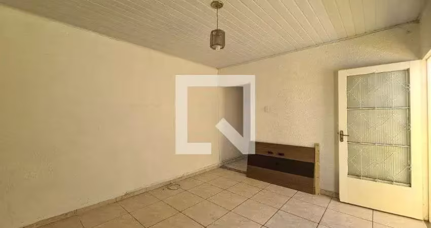 Casa com 2 quartos para alugar na Rua Uhland, Vila Ema, São Paulo