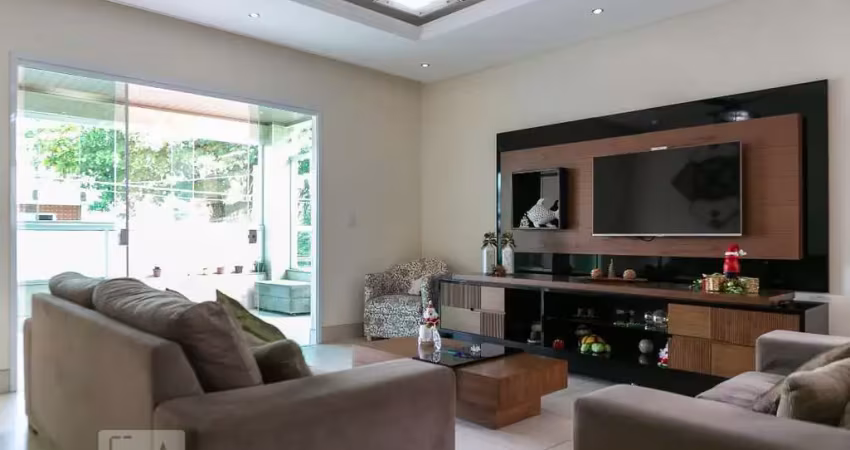 Casa com 2 quartos para alugar na Rua Doutor Vital Brasil, Vila Mathias, Santos