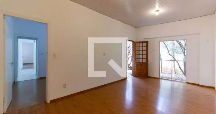 Casa com 2 quartos para alugar na Avenida Mercedes, Lapa, São Paulo