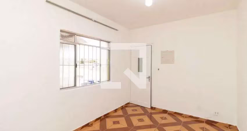Casa com 2 quartos para alugar na Rua Eurico Sodré, Vila Ede, São Paulo