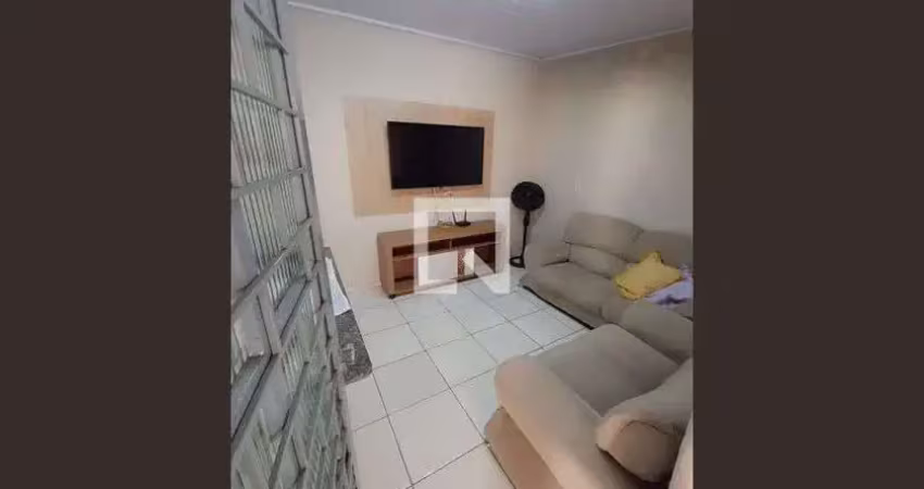 Casa para aluguel - custódio pereira, 1 quarto,  45 m² - uberlândia