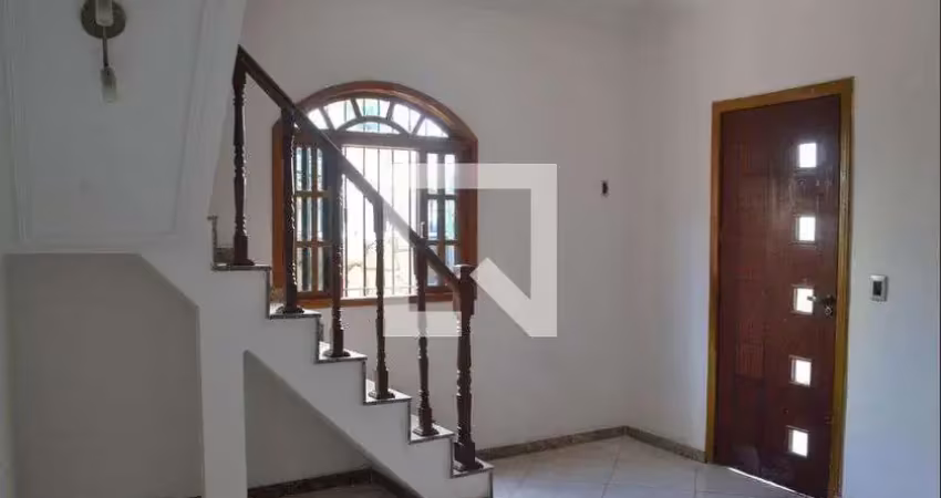 Casa com 2 quartos para alugar na Rua Carlos Gomes, Da Luz, Nova Iguaçu