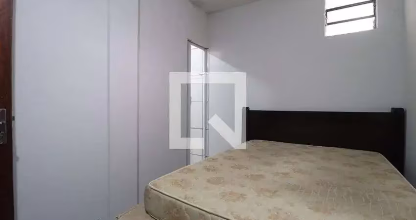 Casa para aluguel - santa mônica, 1 quarto,  15 m² - uberlândia
