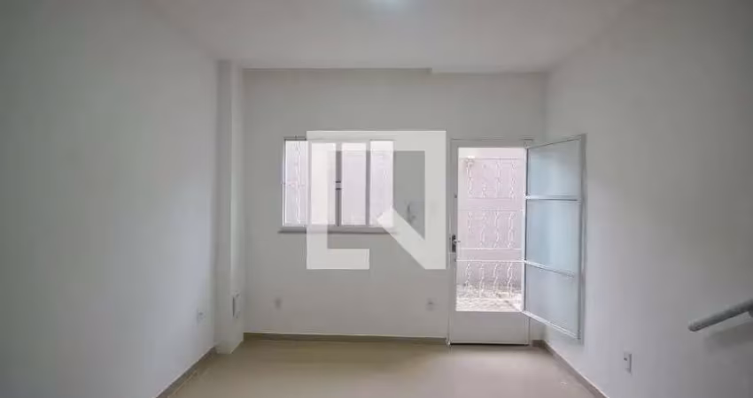 Casa para aluguel - heliópolis, 2 quartos,  68 m² - belford roxo
