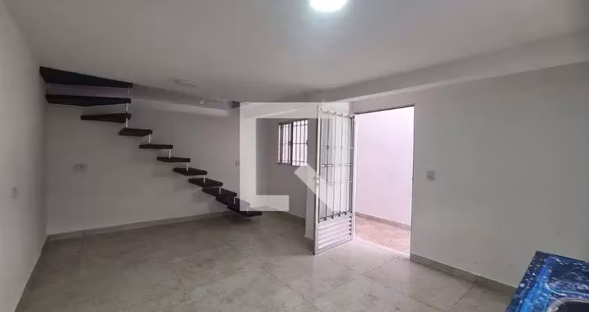 Casa com 1 quarto para alugar na Rua Núbia, Sapopemba, São Paulo