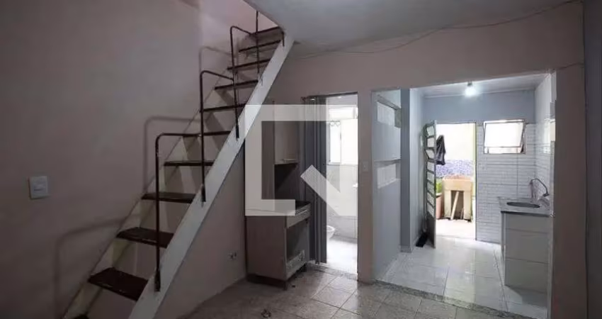 Casa com 1 quarto para alugar na Rua Francisco Peixoto Bizerra, Vila Sabrina, São Paulo