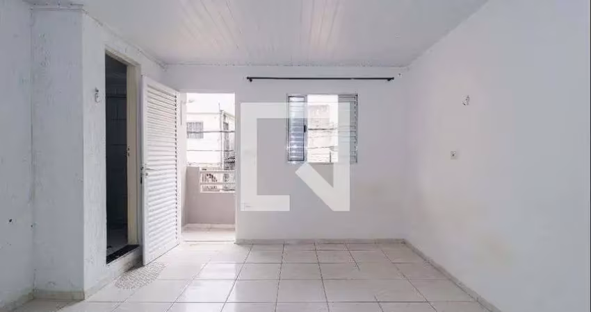 Casa com 2 quartos para alugar na Rua Doutor Francisco Salles Gomes Júnior, Jardim Nadir, São Paulo