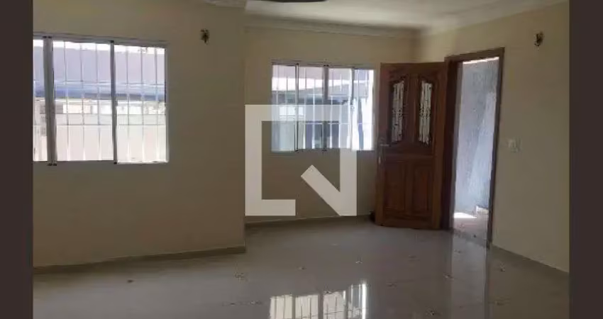 Casa com 3 quartos para alugar na Rua Egídia Peluso Franchini, Jaguaré, São Paulo