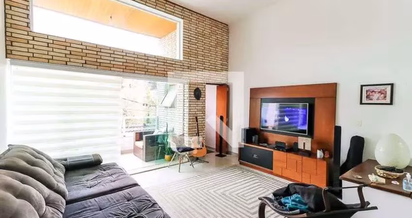 Casa / sobrado em condomínio para aluguel - jardim mirna, 3 quartos,  220 m² - taboão da serra