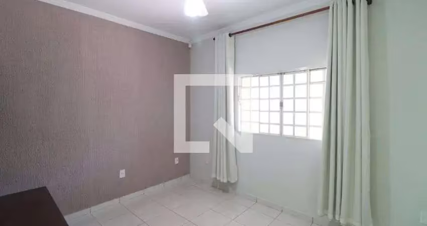 Casa para aluguel - granada, 3 quartos,  150 m² - uberlândia