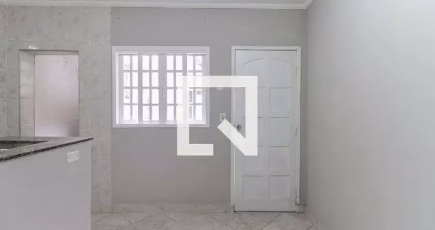 Casa com 1 quarto para alugar na Rua Guariuba, Itaquera, São Paulo