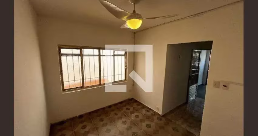 Casa com 3 quartos para alugar na Rua Terezinha Maria Matildes de Leão, Santana, São Paulo