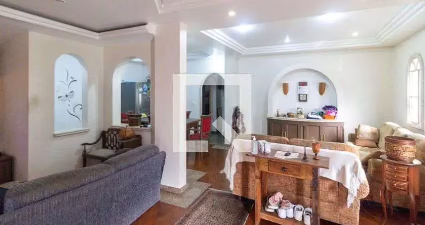 Casa com 3 quartos para alugar na Rua Labatut, Ipiranga, São Paulo