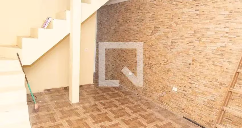 Casa com 2 quartos para alugar na Rua Nestor João de Oliveira, Mikail II, Guarulhos
