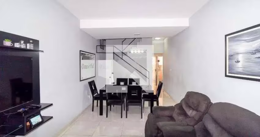 Casa com 3 quartos para alugar na Avenida Lourival Fontes, Sapopemba, São Paulo