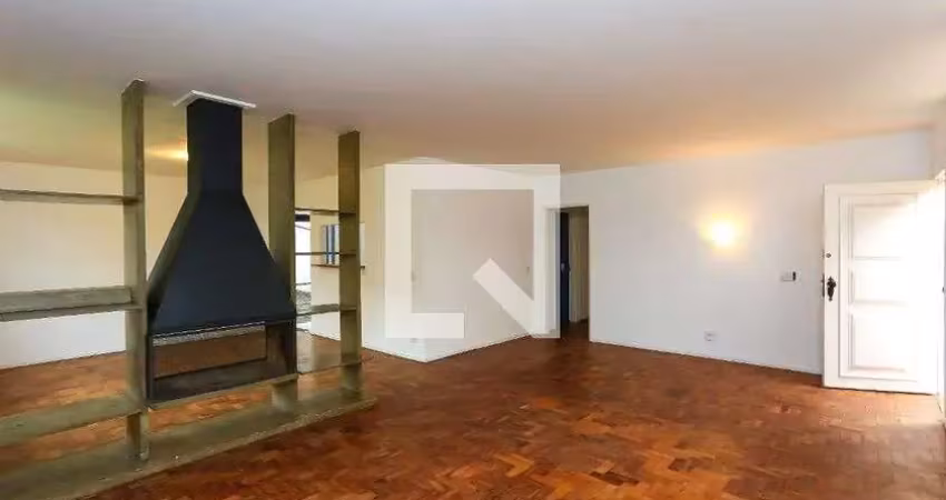 Casa com 3 quartos para alugar na Rua Comissário Gastão Moutinho, Morumbi, São Paulo