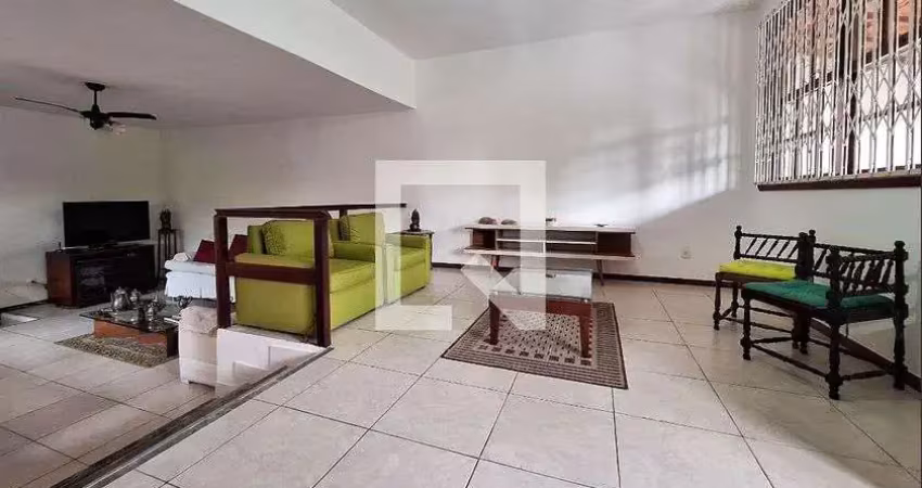 Casa com 5 quartos para alugar na Rua Uruguai, Ponta D'Areia, Niterói