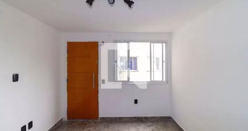 Casa com 2 quartos para alugar na Avenida Arquiteto Vilanova Artigas, Sapopemba, São Paulo